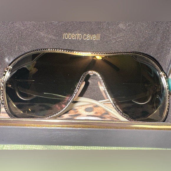 Roberto Cavalli Sunglasses - Picture 7 of 10